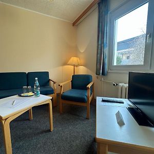 Zimmer mit Kingsize-Bett